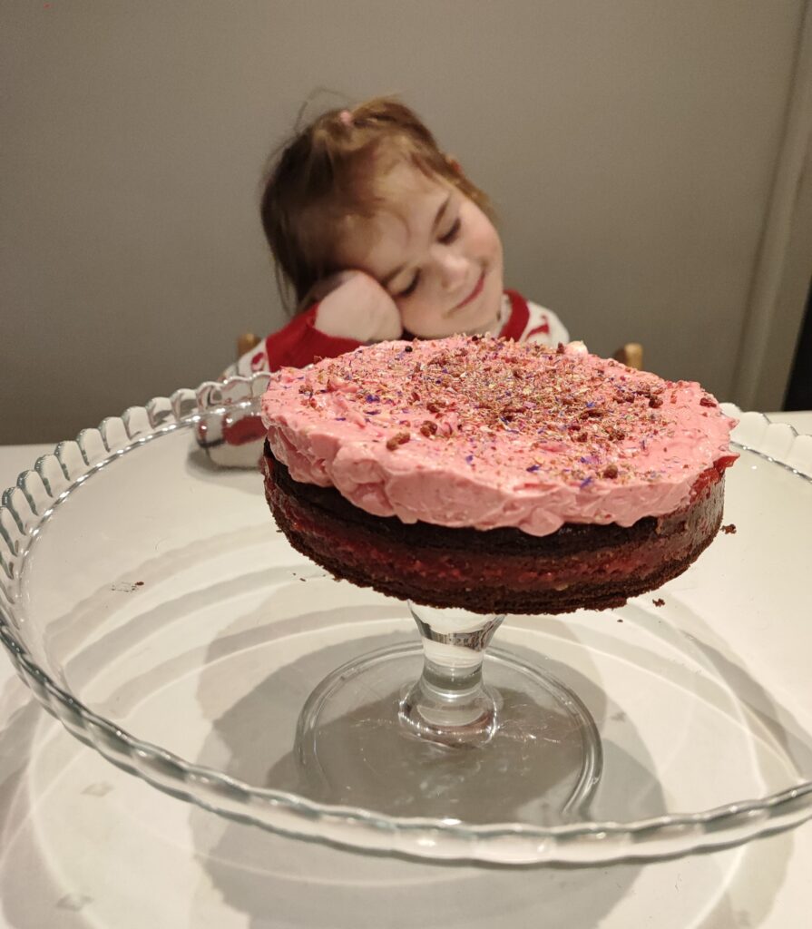 valentinova tortica, čokoladna torta, torta recept, torta brez glutena, brez glutenska torta, tortica, krema za torte, torta recept, valentinova tortica recept