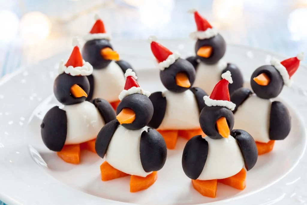 božične predjedi, božični pingvini, predjedi iz sira, sirove predjedi, sirne predjedi, božična večerja, predlogi za božično večerjo, recepti za božično večerjo, narezek za božič, božič 2023, božič 2024, božič, pingvini, 